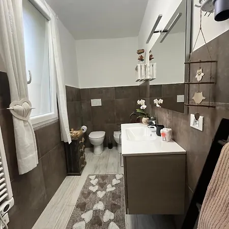 A Ca; Gialla Apartment