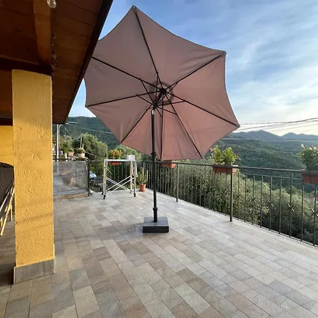 A Ca; Gialla Apartment *