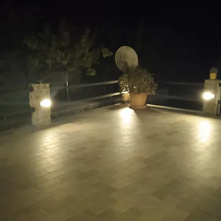 A Ca; Gialla Apartment