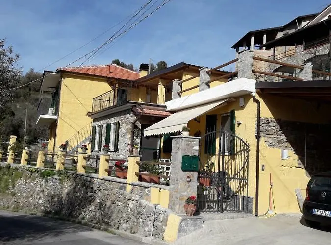 A Ca; Gialla * Villanova d'Albenga