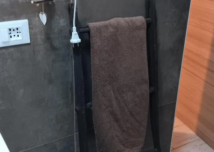 A Ca; Gialla Villanova d'Albenga